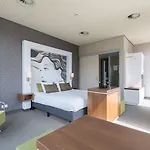 Hotel Leonardo